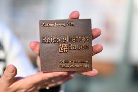 „Auszeichnung ‚Beispielhaftes Bauen 2025‘ der Architektenkammer Baden-Württemberg.“